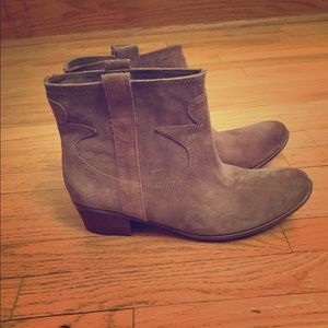 ☘️ Lucky Brand Suede Boots